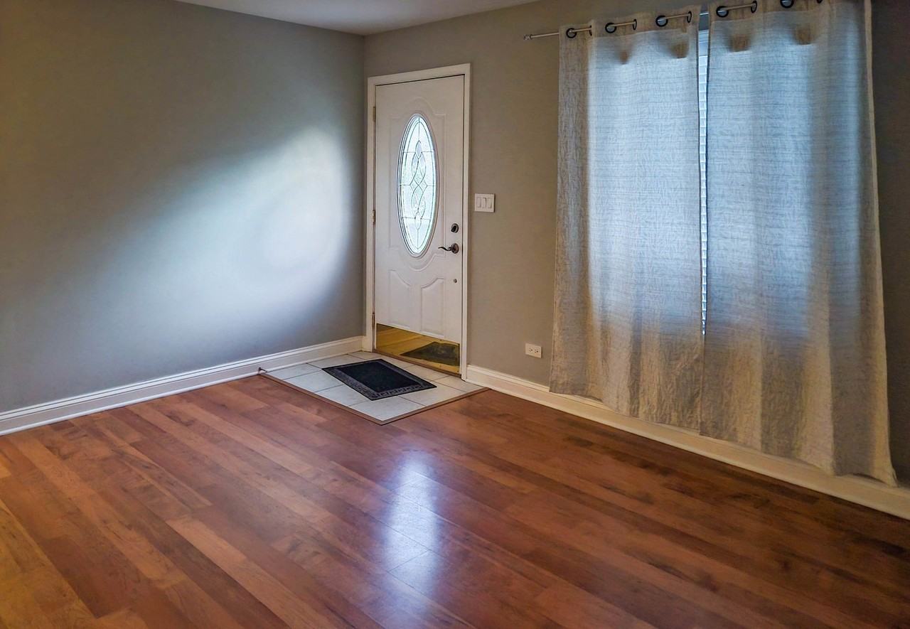 824 Minnesota Cir - Photo 3 of 12