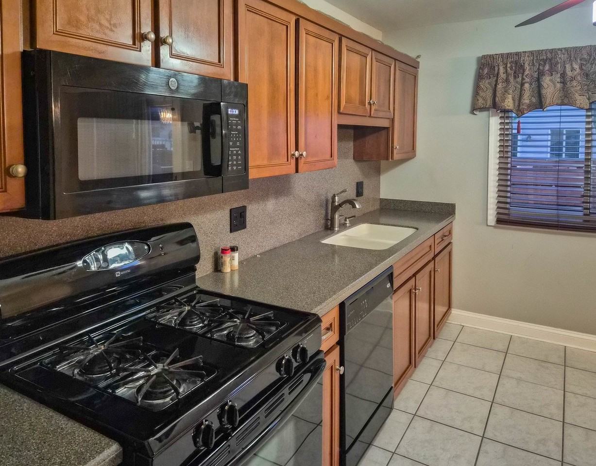 824 Minnesota Cir - Photo 6 of 12