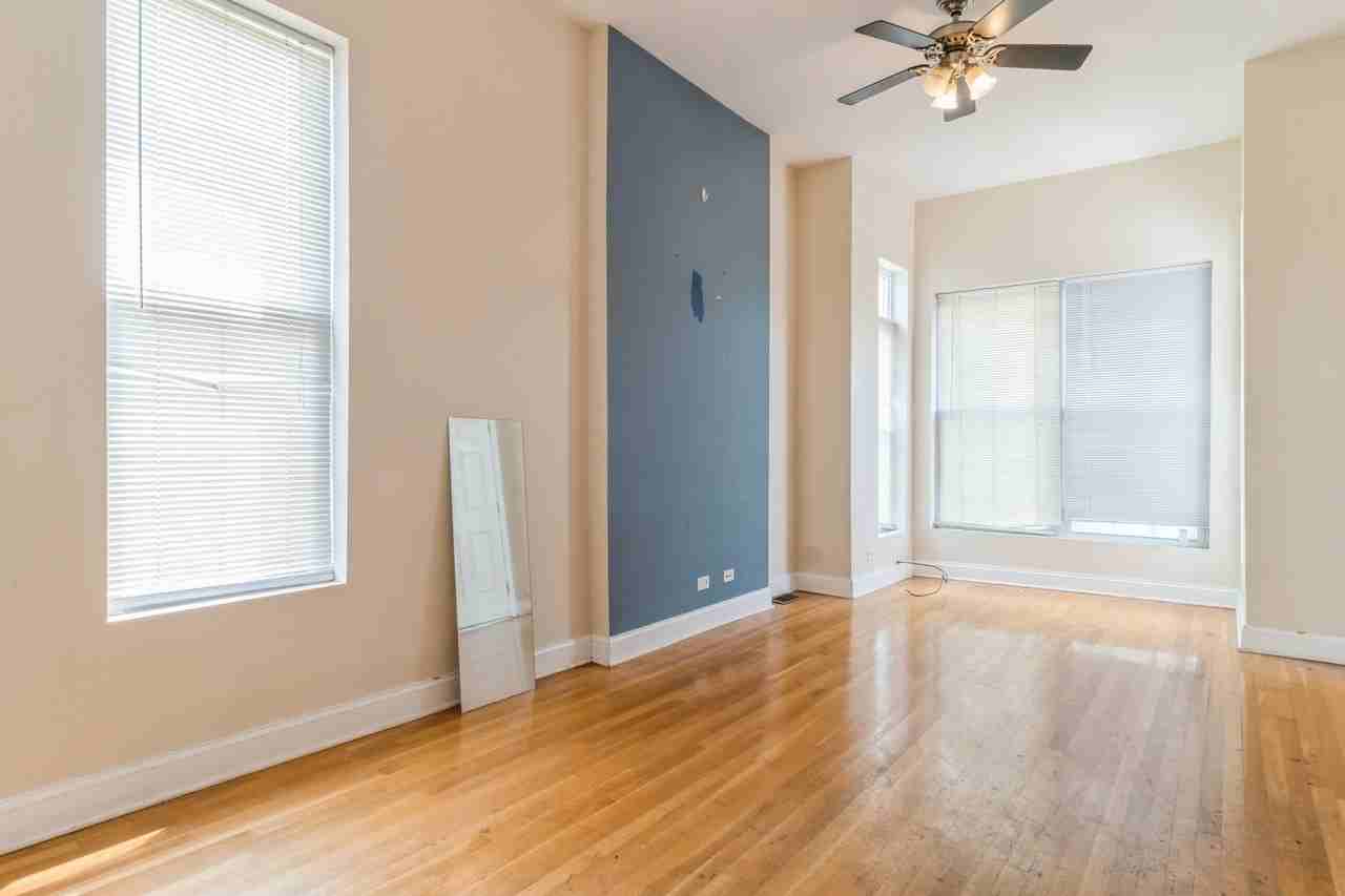 2420 W Polk St #1 - Photo 3 of 18