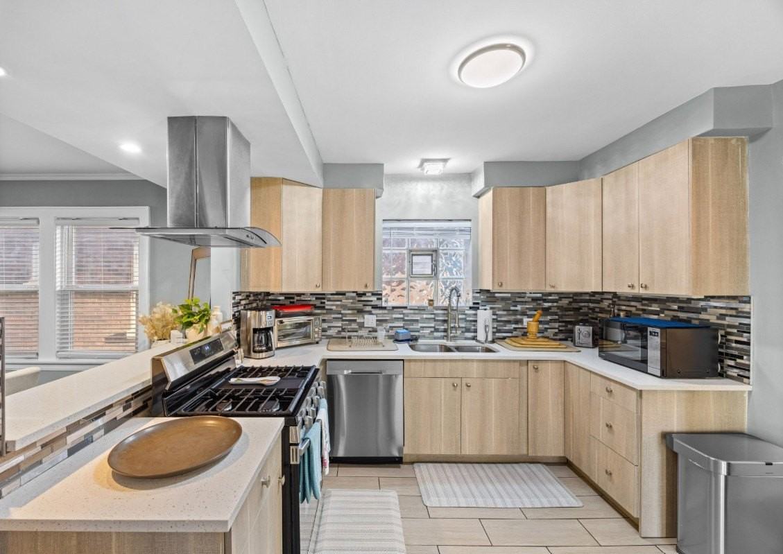 4136 Park Ave - Photo 6 of 27