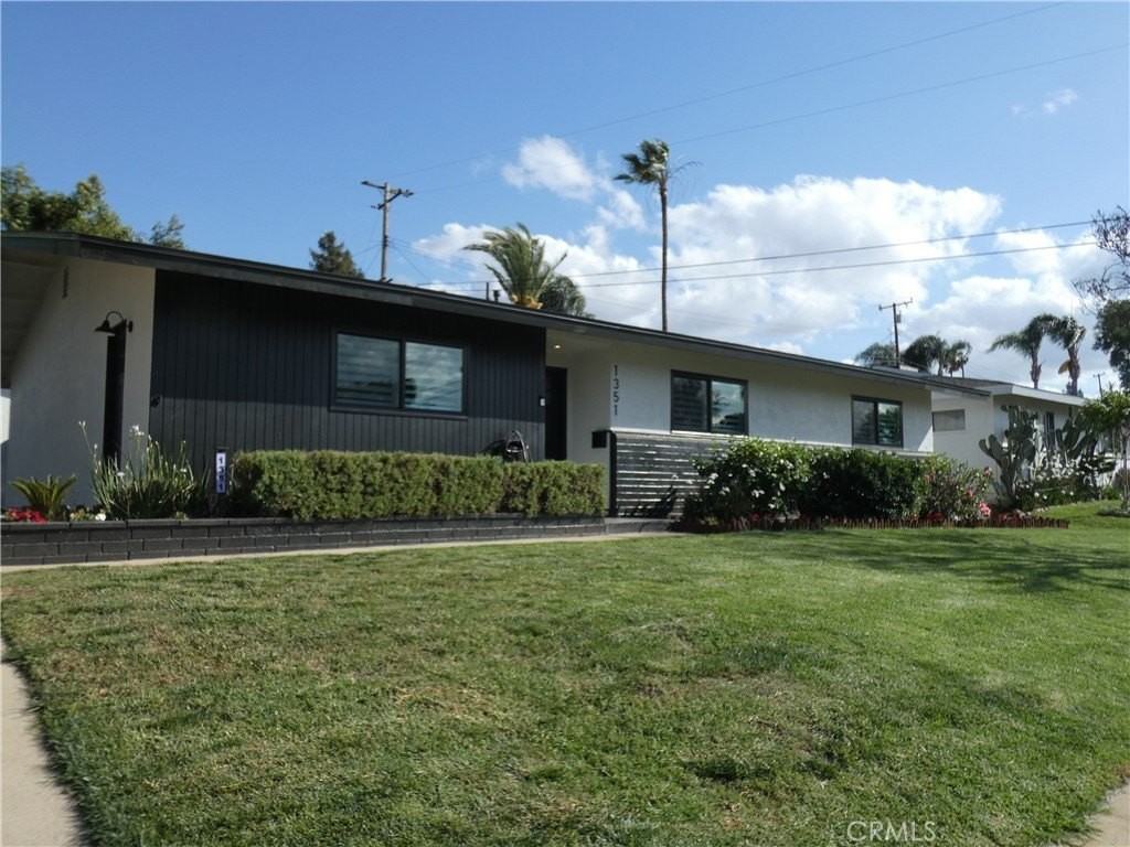 1351 Kevin Ave - Photo 4 of 46