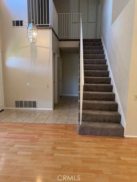5055 Cambridge Ave - Photo 3 of 16