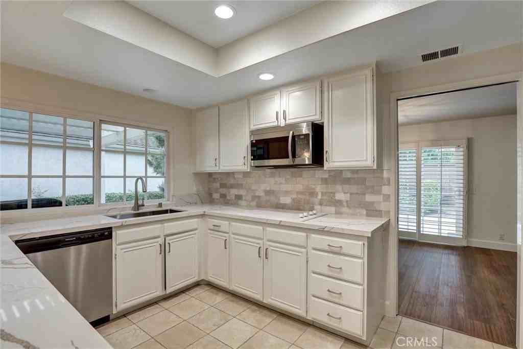 16 Sycamore Crk - Photo 2 of 50