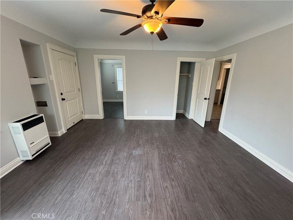 552 W 22nd St - Photo 4 of 29