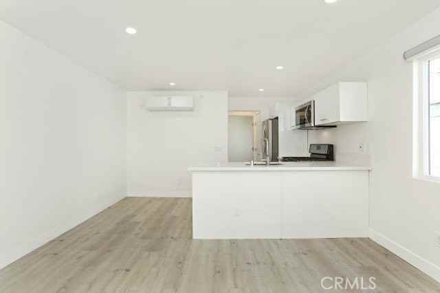 6745 Laurel Canyon Blvd #206