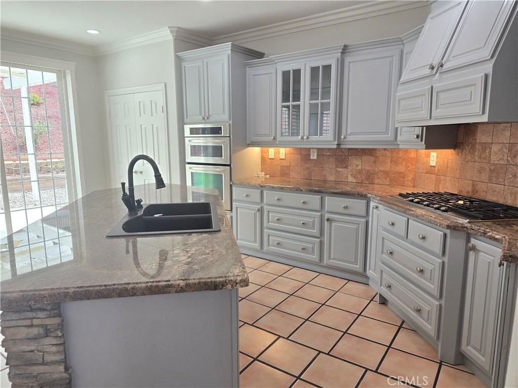 31361 Congressional Dr - Photo 6 of 31