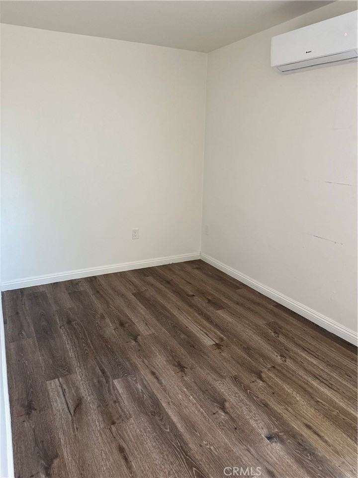 5828 N Vista 1/2 - Photo 2 of 6