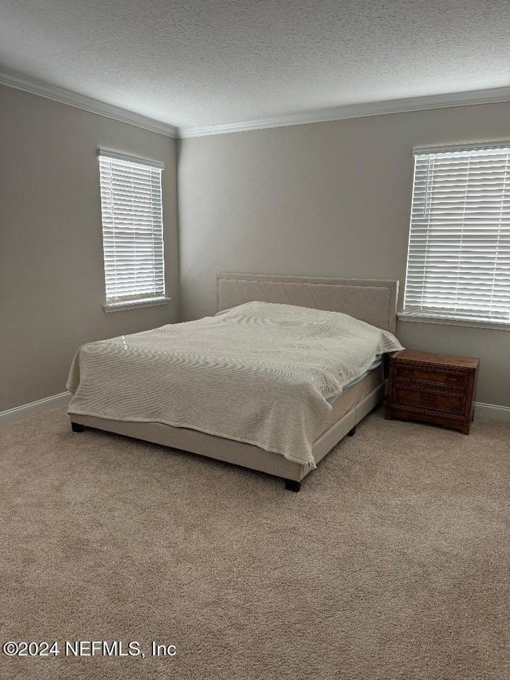 172 Greenway Ln - Photo 5 of 32