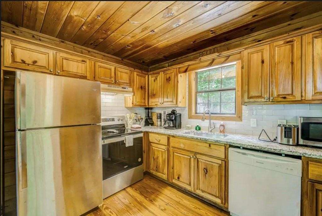 9947 Doublehead Gap Rd - Photo 4 of 23