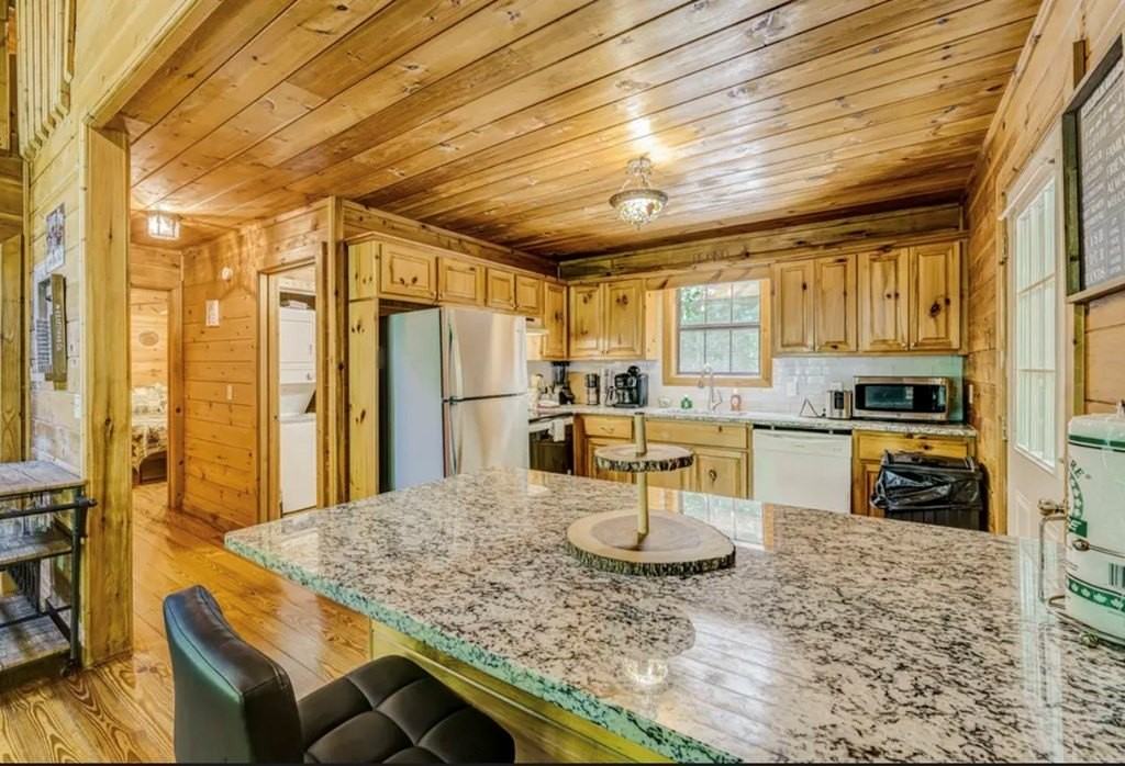 9947 Doublehead Gap Rd - Photo 6 of 23