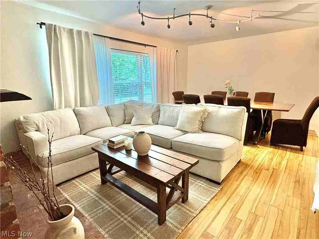 6910 Carriage Hill Dr #103 - Photo 3 of 22