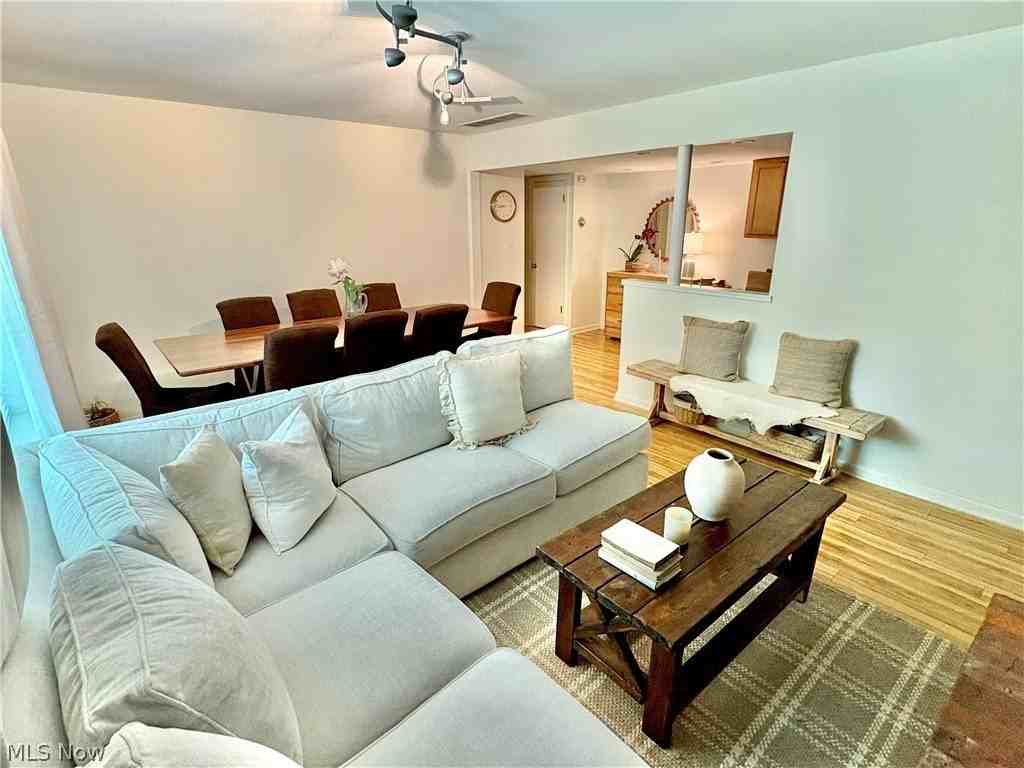 6910 Carriage Hill Dr #103 - Photo 7 of 22