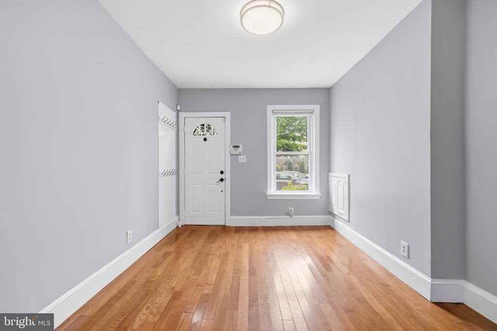 925 8th St Ne - Photo 5 of 18
