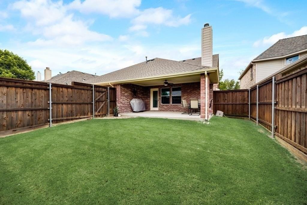 11554 Stephenville Dr - Photo 3 of 32