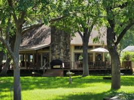 featured image of 1425 E Seneca Ct