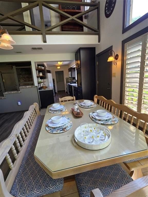 1425 E Seneca Ct - Photo 3 of 21