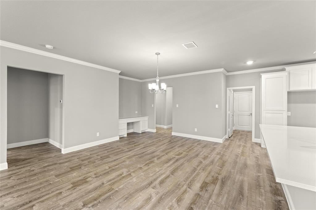 304 Community Dr - Photo 4 of 31