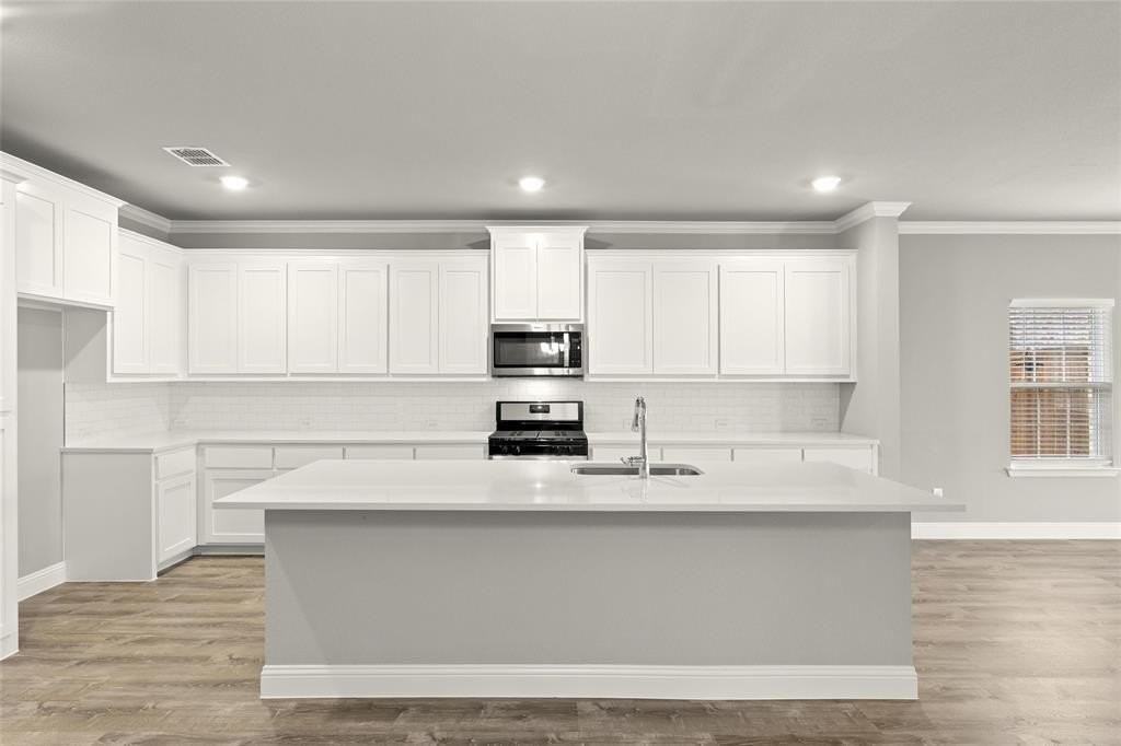 304 Community Dr - Photo 7 of 31