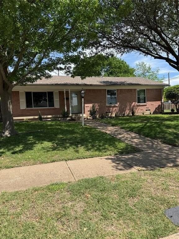 700 Kindred Ln - Photo 2 of 17