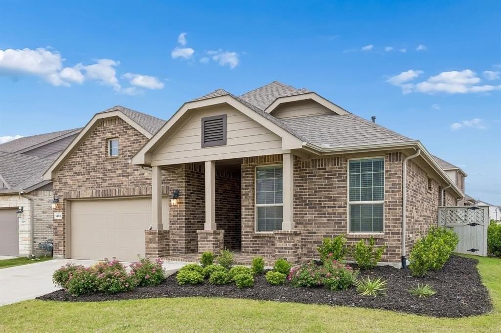 1200 Starling St - Photo 2 of 29