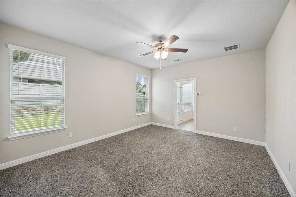 1200 Starling St - Photo 5 of 29