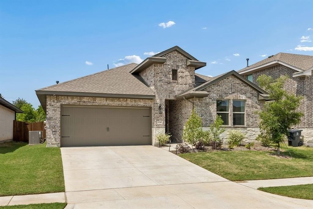 1242 Champlain Way - Photo 3 of 28