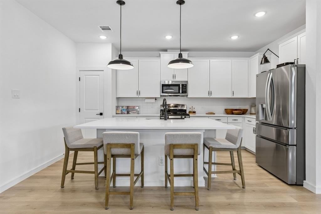 1242 Champlain Way - Photo 4 of 28