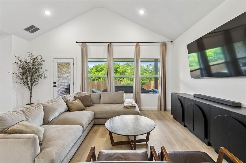 1242 Champlain Way - Photo 6 of 28