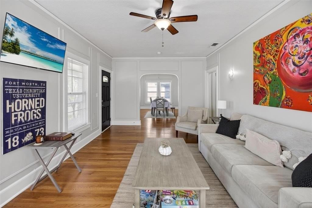 3315 Rogers Ave - Photo 5 of 40