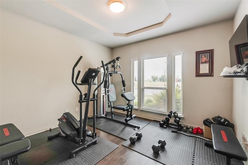 1539 Legacy Dr - Photo 6 of 40