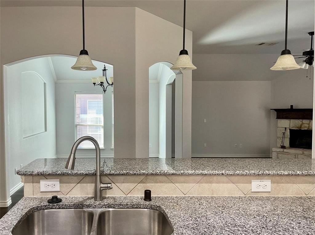 816 Cypress Hill Dr - Photo 5 of 25