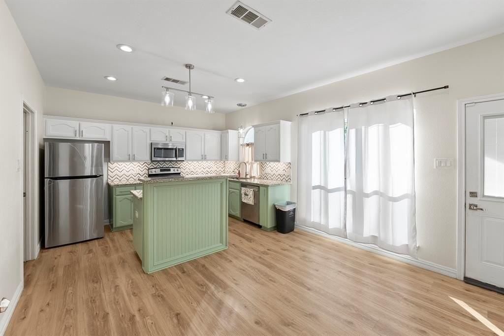 5921 Ash Flat Dr - Photo 4 of 13