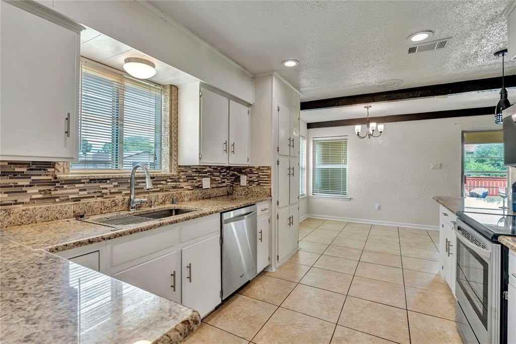 4405 Ray White Rd - Photo 6 of 36