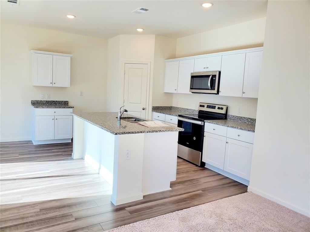 1901 Marquette Dr - Photo 2 of 7