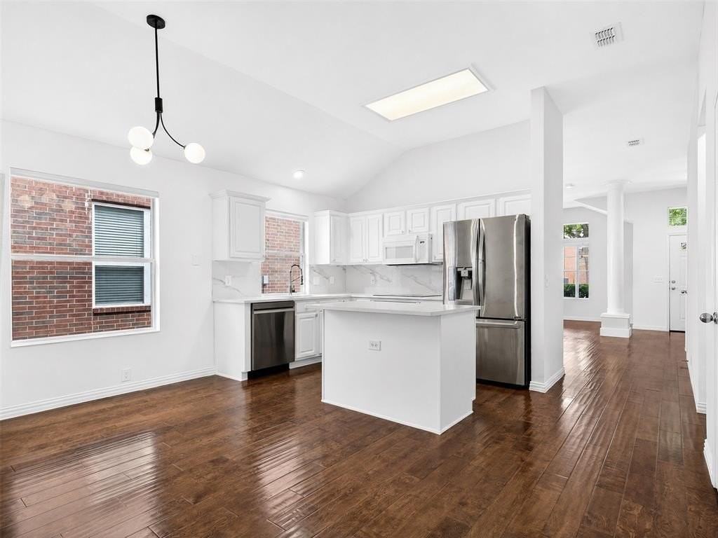 1817 Newton Dr - Photo 5 of 34