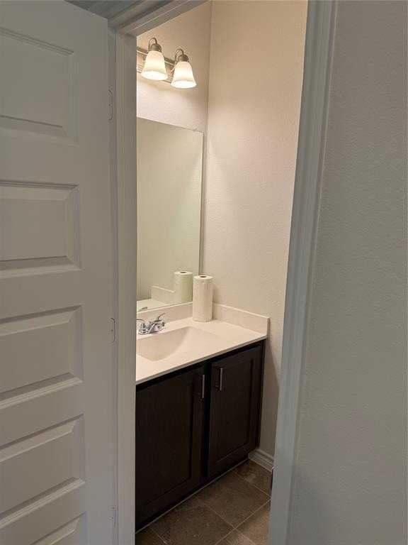 411 Saddle Ln - Photo 5 of 21