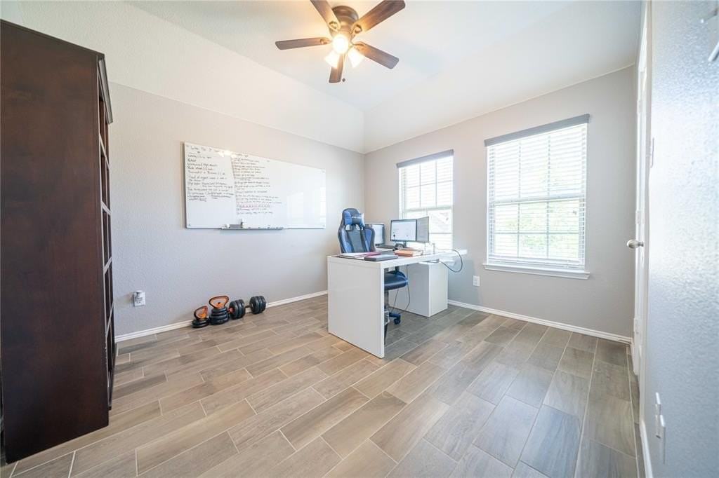 8900 Devonshire Dr - Photo 7 of 17