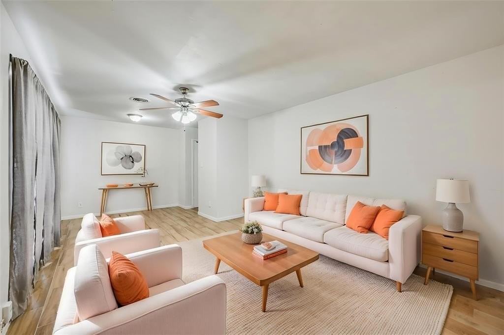 1905 S Cooper St - Photo 2 of 15