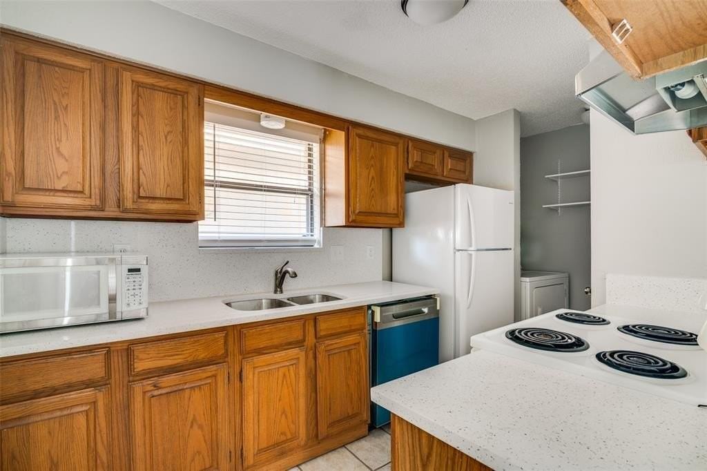 2400 Guerrero Dr - Photo 5 of 12