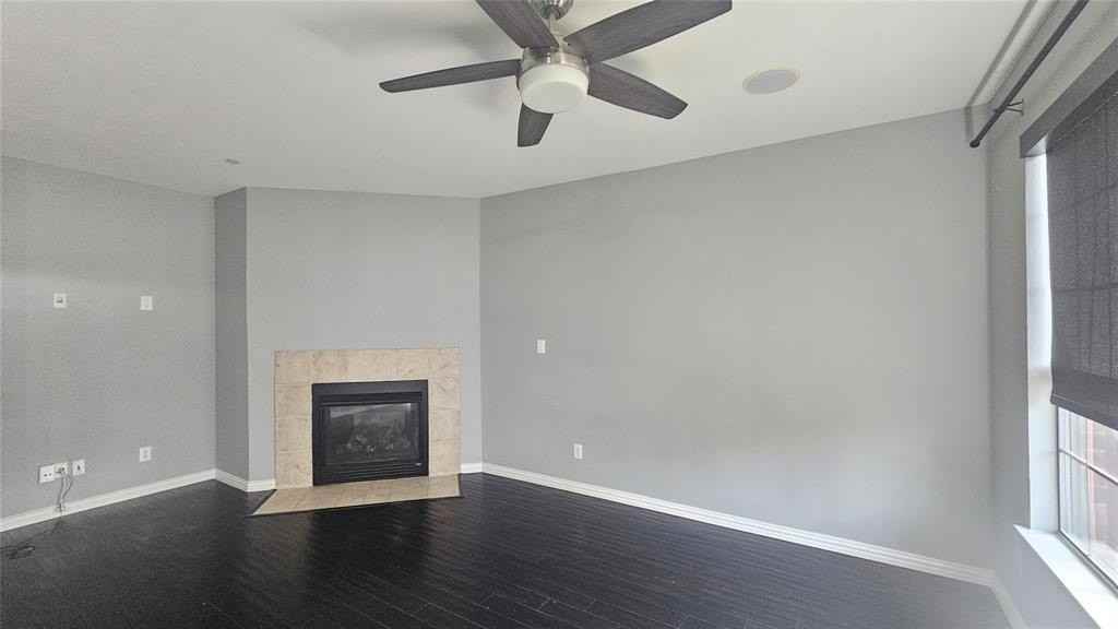 1424 Biltmore Ln - Photo 5 of 37