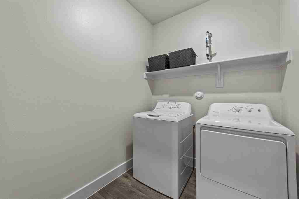 6710 Gladly Ln - Photo 5 of 36