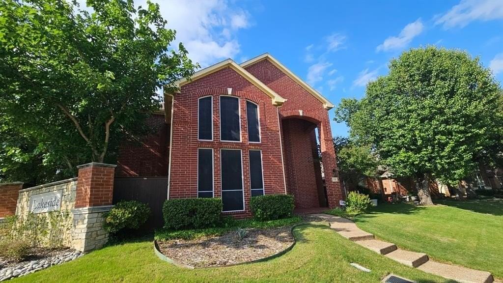 112 Ranch Trl - Photo 2 of 35