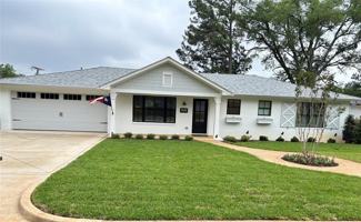 featured image of 3032 Santa Elena Dr