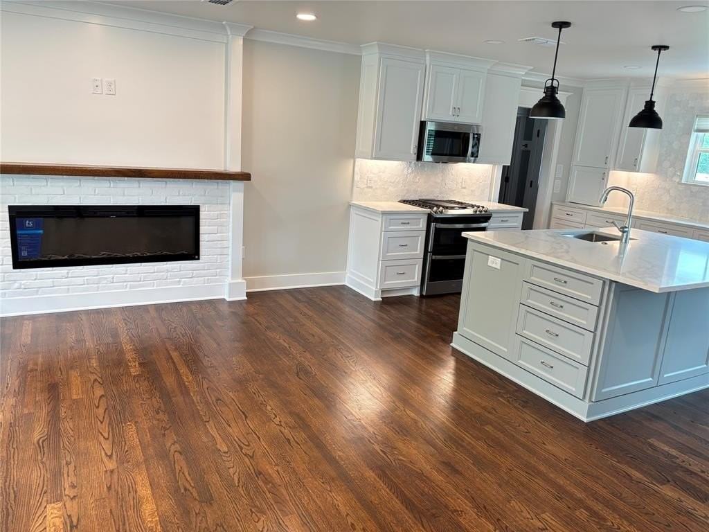 3032 Santa Elena Dr - Photo 3 of 17