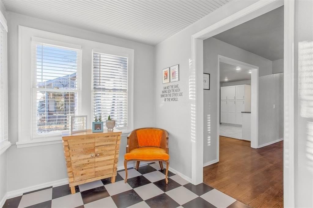 520 E 17th Ave - Photo 4 of 25