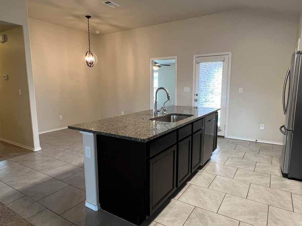 1704 Rattler Ln - Photo 5 of 20