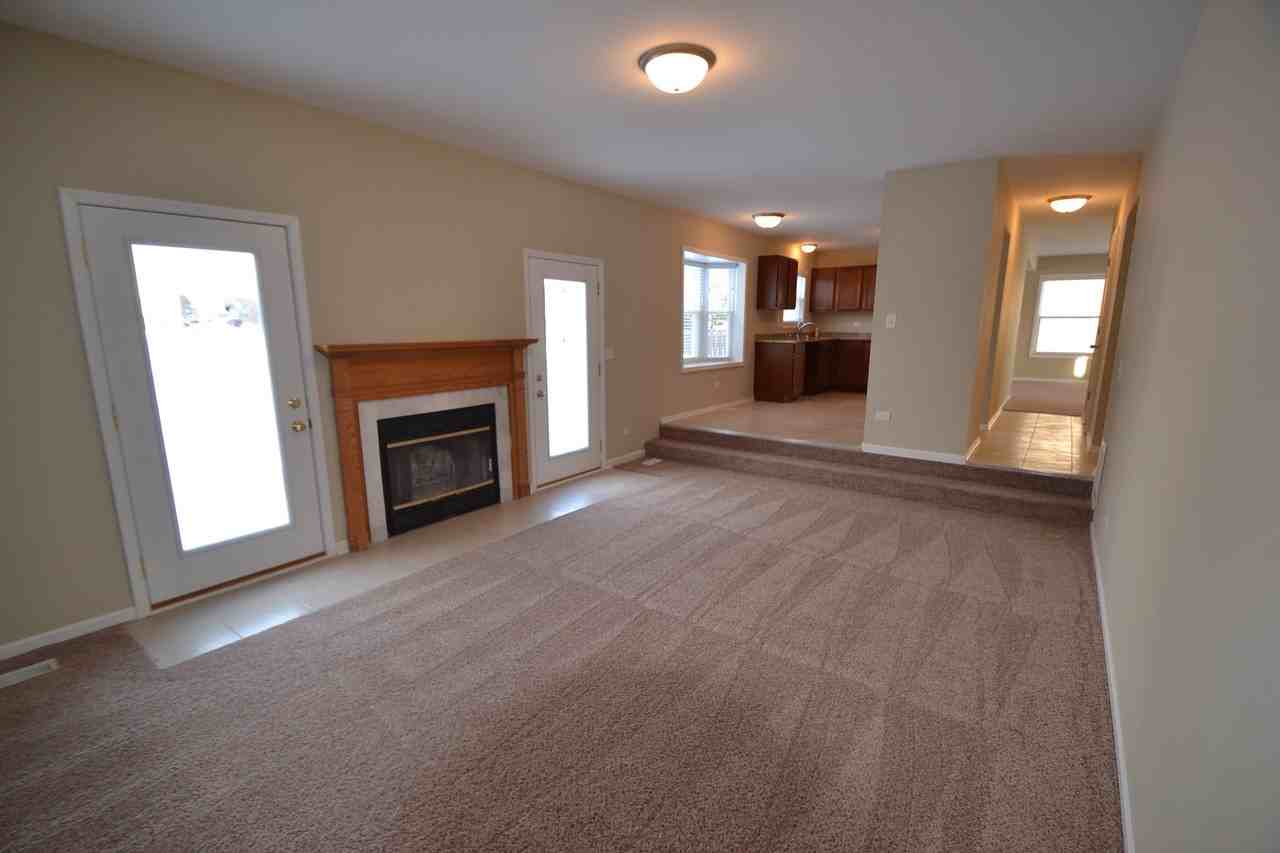 742 Tartans Dr - Photo 3 of 10