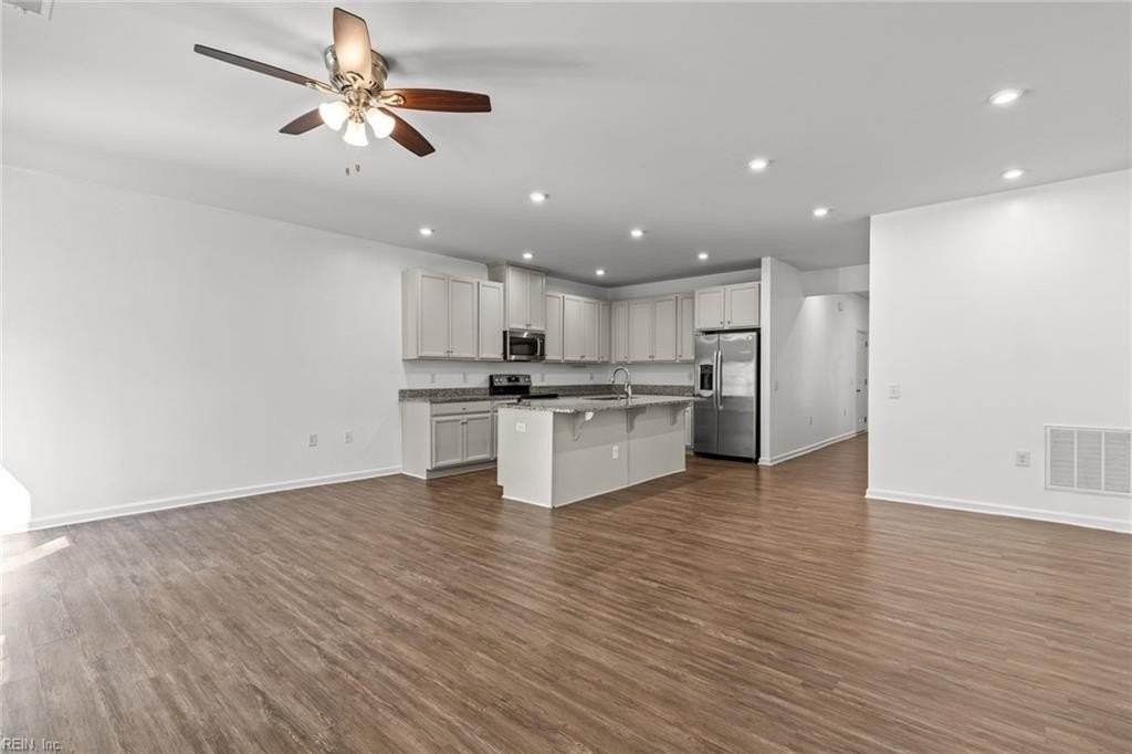 109 Capeside Ct - Photo 7 of 35