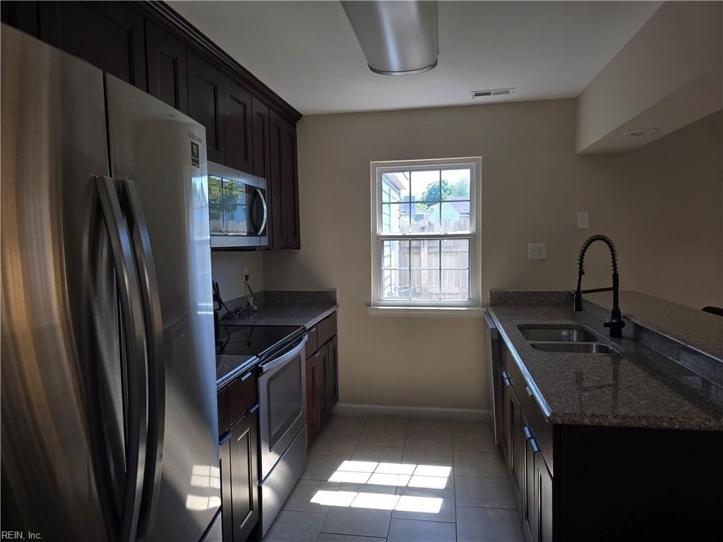 4536 Genoa Cir - Photo 5 of 21