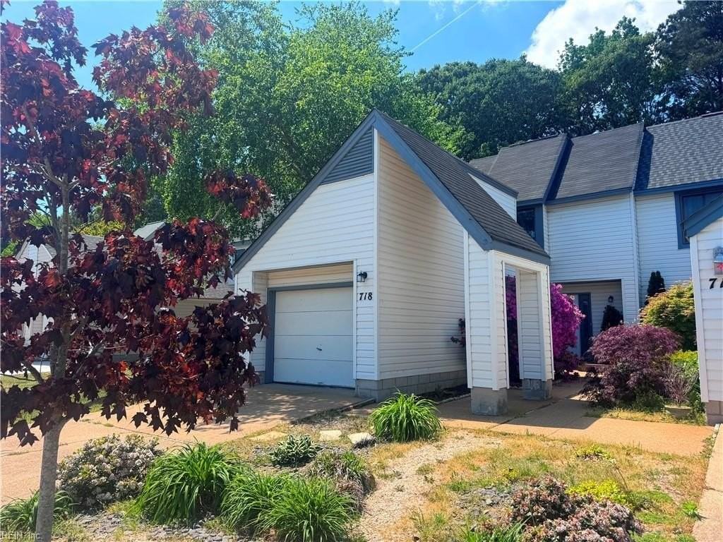 718 Hecate Dr - Photo 2 of 24